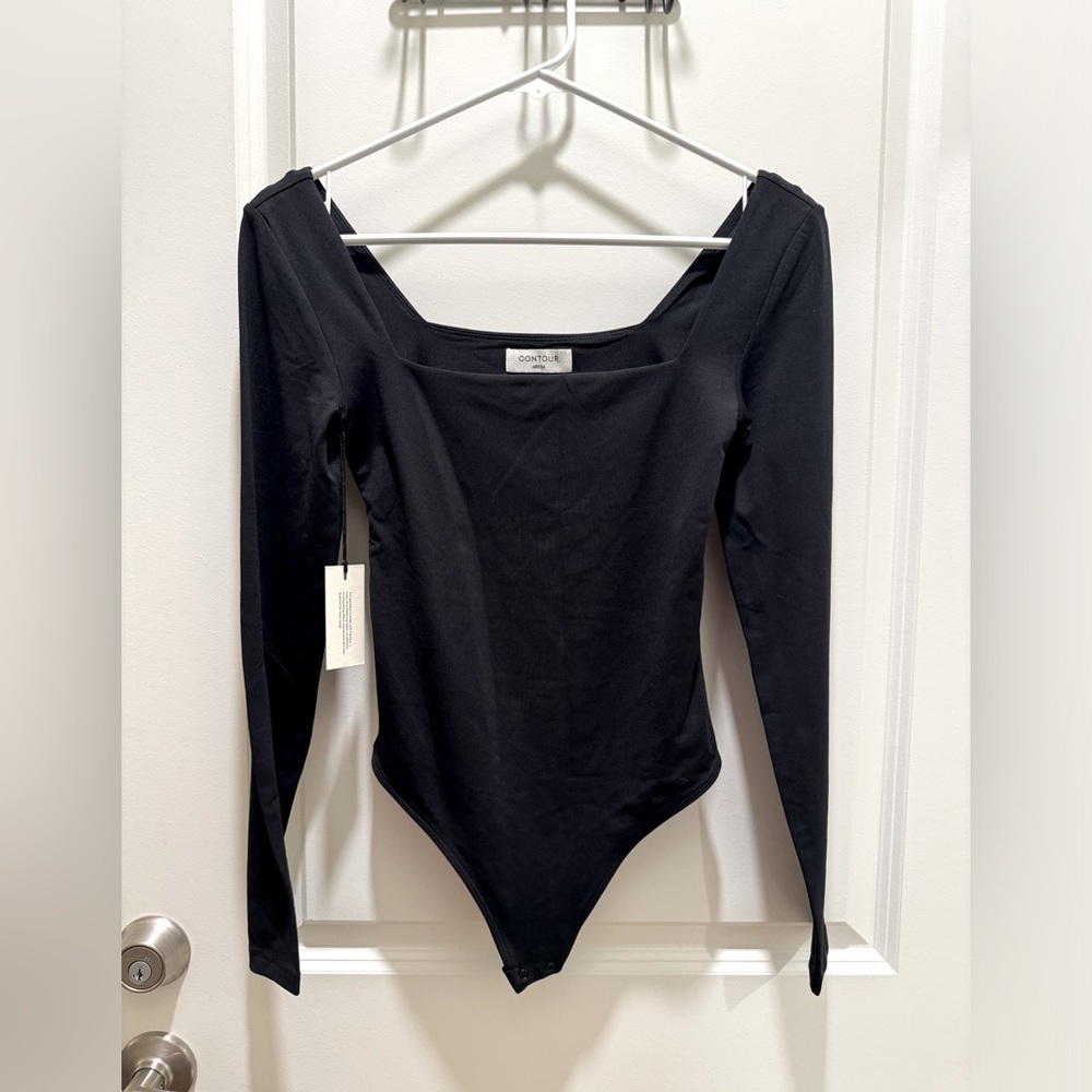 🌟NWT Aritzia Contour Longsleeve Bodysuit